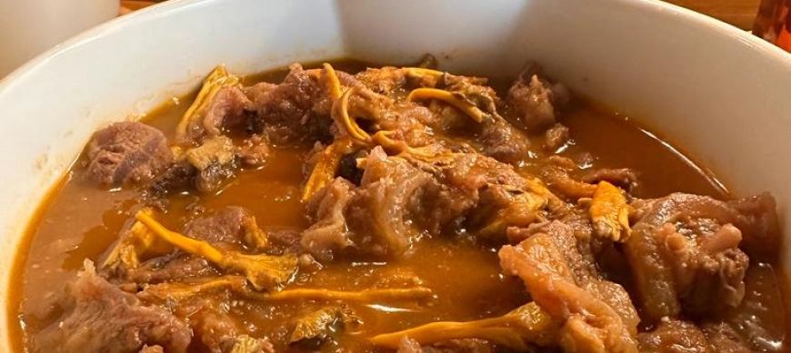 Estofado de aguja de ternera con ''Camagrocs''