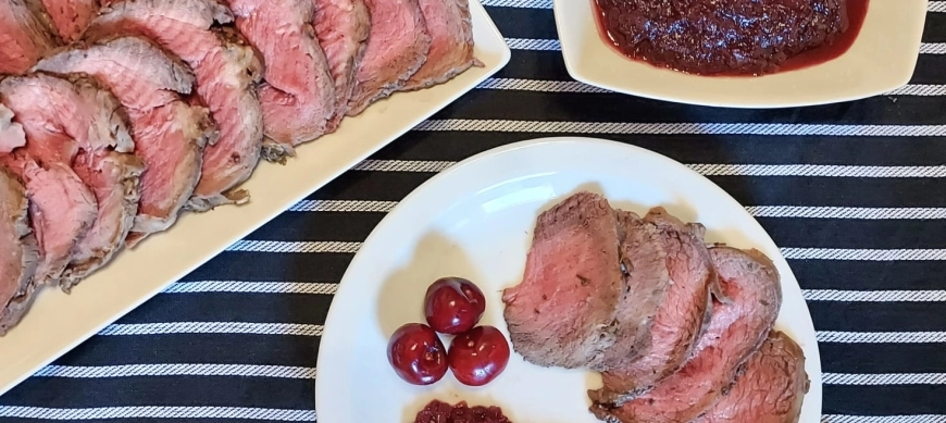 Redondo de ternera en el varoma con salsa de cerezas