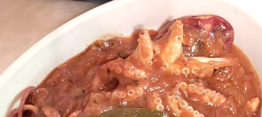 pulpo de playa con salsa