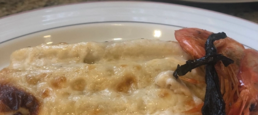 CANELONES DE RAPE Y GAMBA ROJA CON TROMPETA DE LA MUERTE ( PUIGCERDÀ )