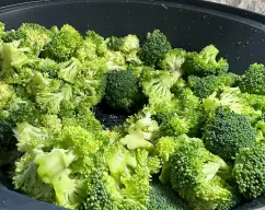 Step <p>Servir y disfrutar. Recuerda que si quieres aprovechar el tiempo de cocción, en el último paso utiliza VAROMA y cocina la verdura que quieras</p> illustration